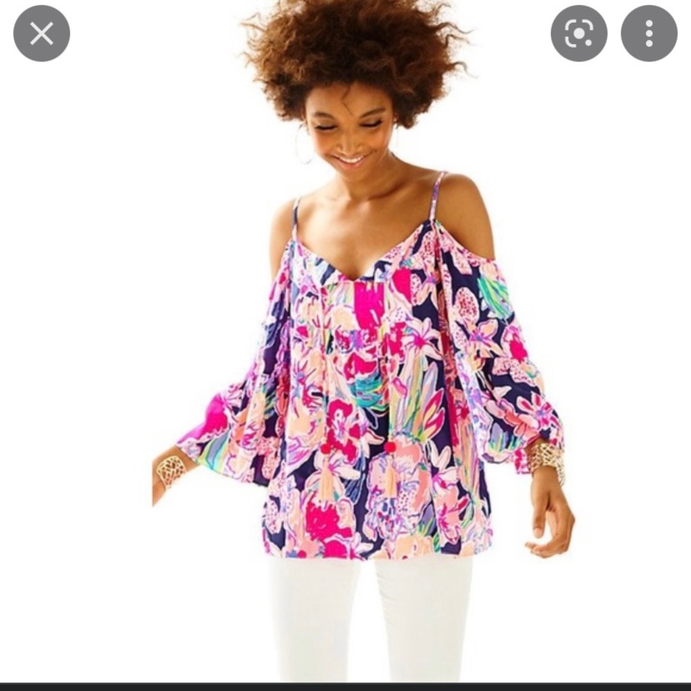 🌺 LP beloved print, Tipping Point, in the Alanna top. 🌺